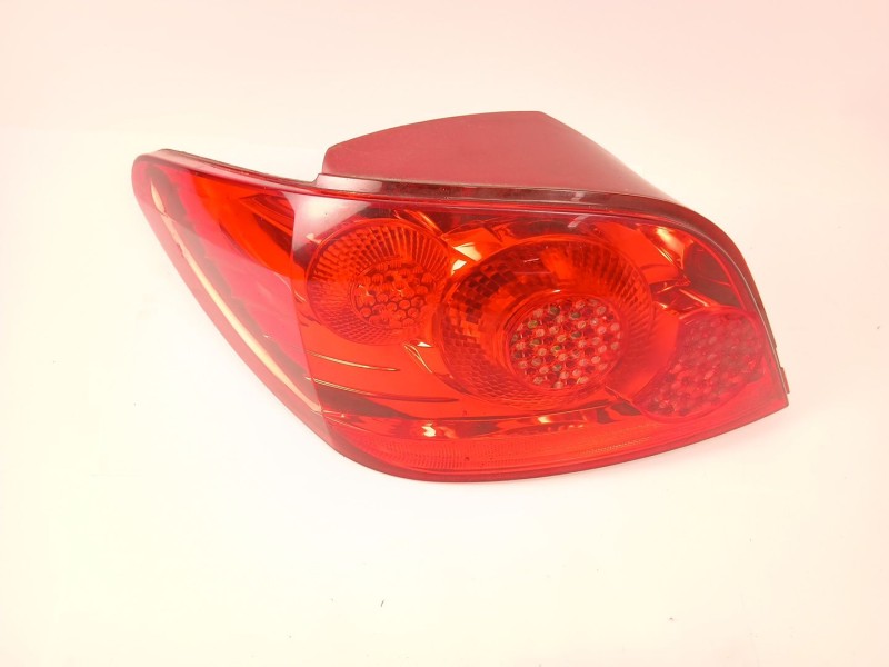 Recambio de piloto trasero izquierdo para peugeot 307 (3a/c) 1.6 16v referencia OEM IAM 557676B  