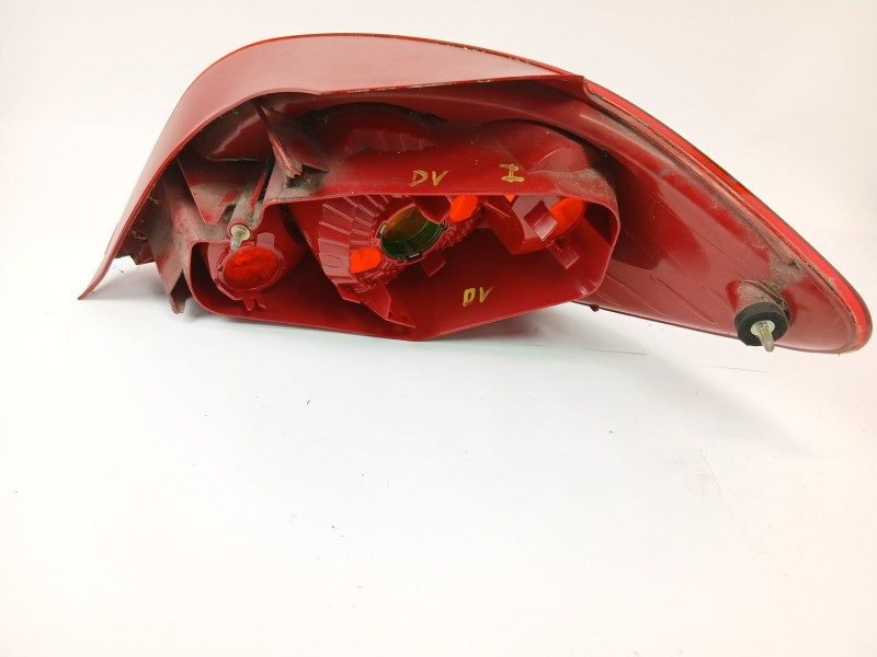 Recambio de piloto trasero izquierdo para peugeot 307 (3a/c) 1.6 16v referencia OEM IAM 557676B  