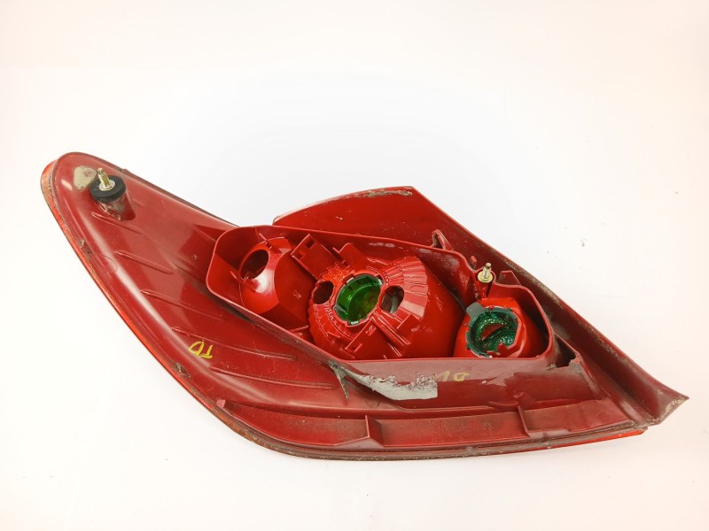 Recambio de piloto trasero derecho para peugeot 307 (3a/c) 1.6 16v referencia OEM IAM 557674B  