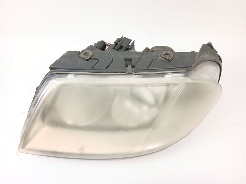 Recambio de faro izquierdo para volkswagen passat berlina (3b3) 1.9 tdi referencia OEM IAM 3B0941015  