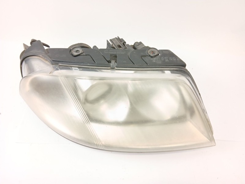 Recambio de faro derecho para volkswagen passat berlina (3b3) 1.9 tdi referencia OEM IAM 3B0941016  