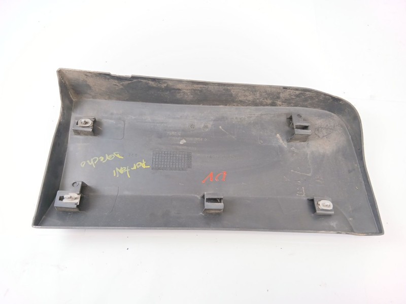 Recambio de moldura para renault kangoo (kc0/1_) d 55 1.9 (kc0d) referencia OEM IAM 7700304870  