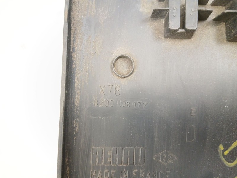 Recambio de moldura para renault kangoo (kc0/1_) d 55 1.9 (kc0d) referencia OEM IAM 8200038177  
