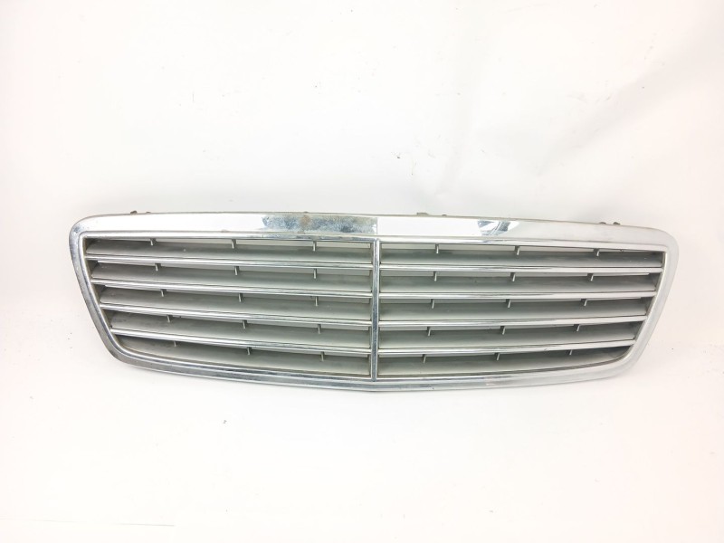 Recambio de rejillas capot para mercedes-benz clase c (w203) c 270 cdi (203.016) referencia OEM IAM 2038800183  
