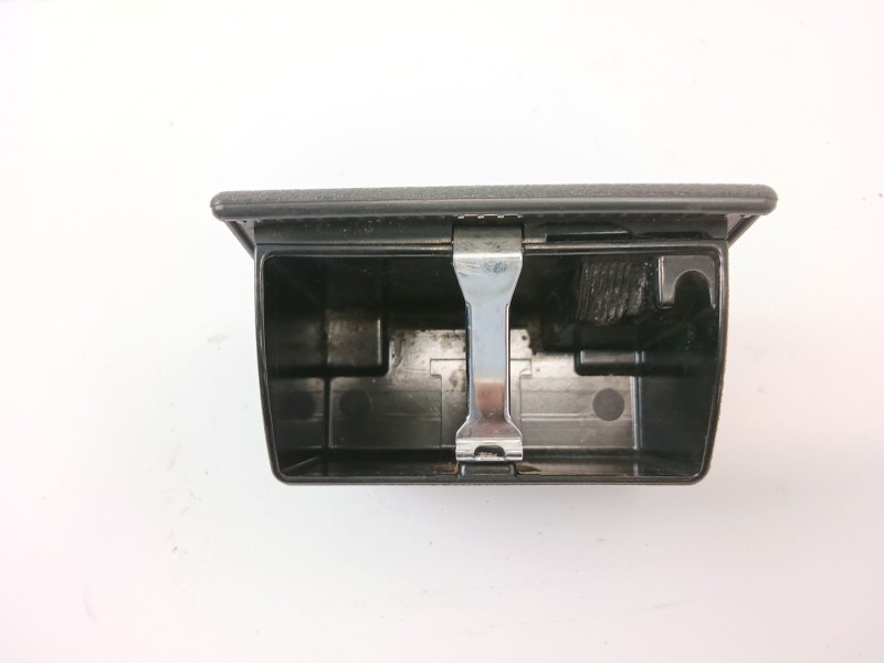 Recambio de cenicero para mercedes-benz clase c (w203) c 220 cdi (203.006) referencia OEM IAM 2038100330  