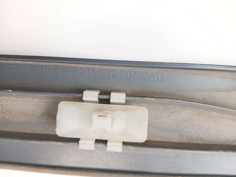 Recambio de moldura para mercedes-benz clase c (w203) c 220 cdi (203.006) referencia OEM IAM A2036902962  