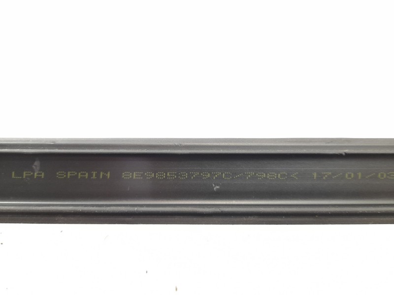 Recambio de moldura para audi a4 avant (8e) 1.8 t referencia OEM IAM 8E9853797C  