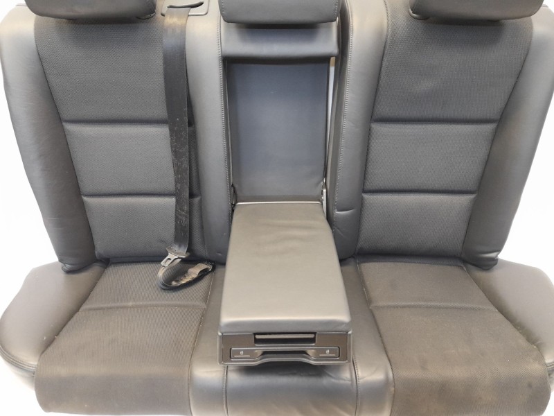 Recambio de asientos traseros para audi a4 avant (8e) 1.8 t referencia OEM IAM   