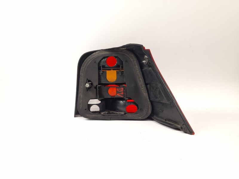 Recambio de piloto trasero izquierdo para volkswagen golf iv berlina (1j1) 1.9 tdi referencia OEM IAM 084411981LB  