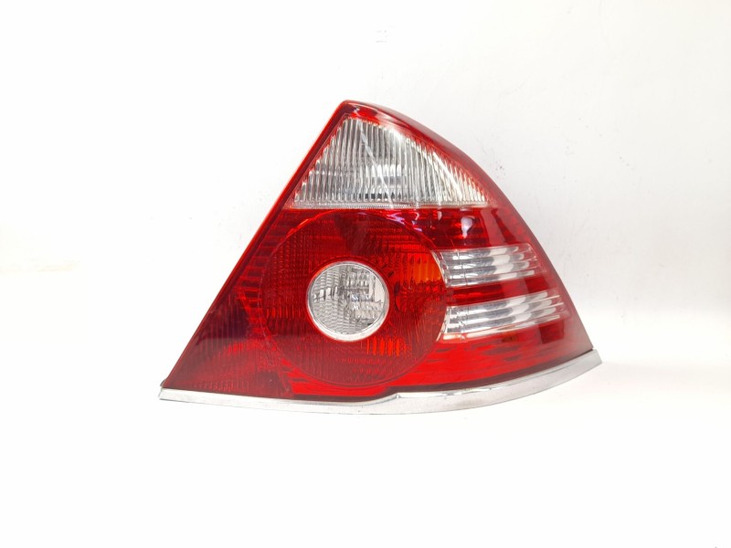 Recambio de piloto trasero derecho para ford mondeo iii (b5y) 2.0 tdci referencia OEM IAM 084311938R  
