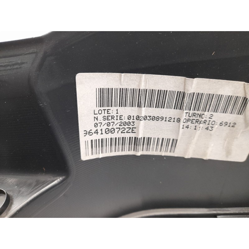 Recambio de consola central para citroën c3 i (fc_, fn_) 1.4 16v hdi referencia OEM IAM 96410072ZE  