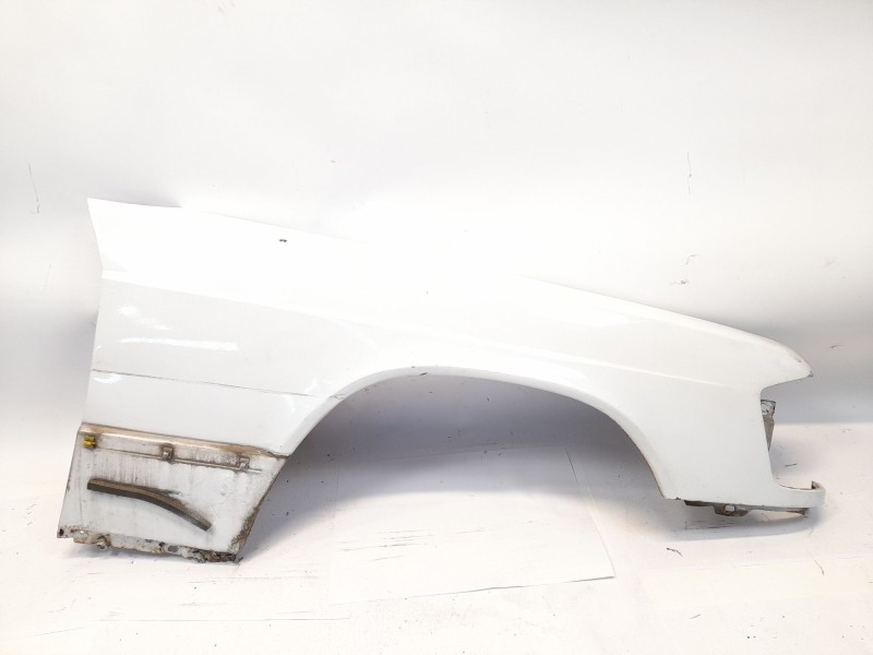 Recambio de aleta delantera derecha para mercedes-benz 190 (w201) e 2.0 referencia OEM IAM   
