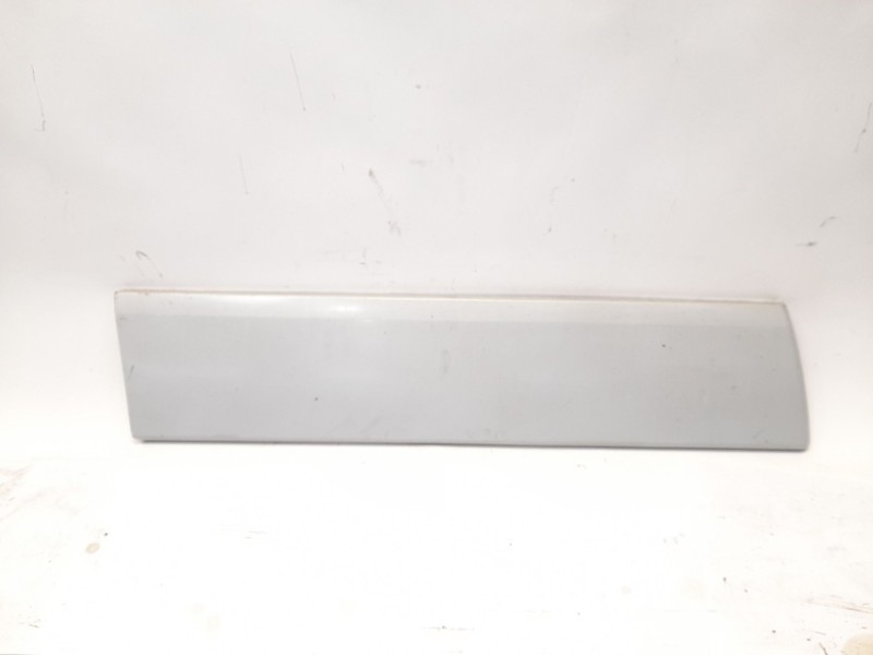 Recambio de moldura para mercedes-benz 190 (w201) e 2.0 referencia OEM IAM 2016905540L  