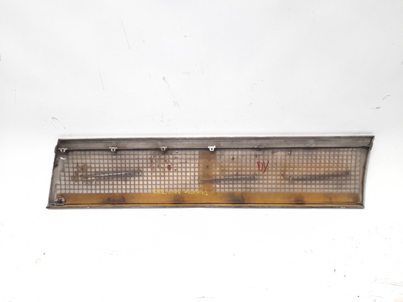 Recambio de moldura para mercedes-benz 190 (w201) e 2.0 referencia OEM IAM 2016905540L  