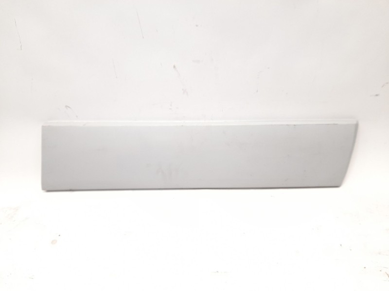 Recambio de moldura para mercedes-benz 190 (w201) e 2.0 referencia OEM IAM 2016905640R  
