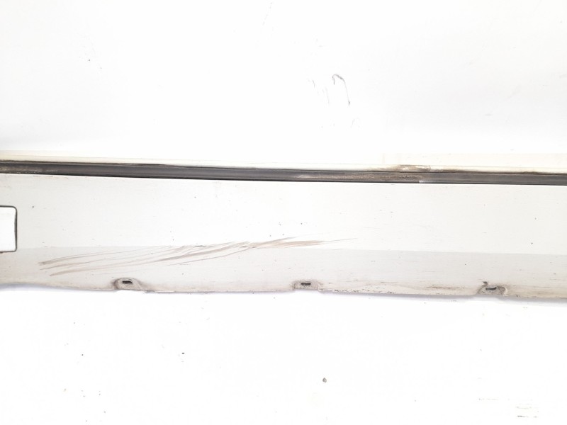 Recambio de faldon lateral para mercedes-benz 190 (w201) e 2.0 referencia OEM IAM 2016906440  