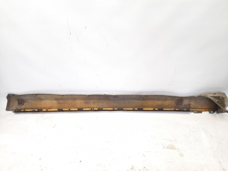 Recambio de faldon lateral para mercedes-benz 190 (w201) e 2.0 referencia OEM IAM 2016906440  