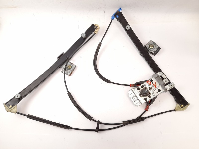 Recambio de elevalunas delantero derecho para volkswagen polo berlina (6n1) 64 1.9 d referencia OEM IAM 6N3837402E  