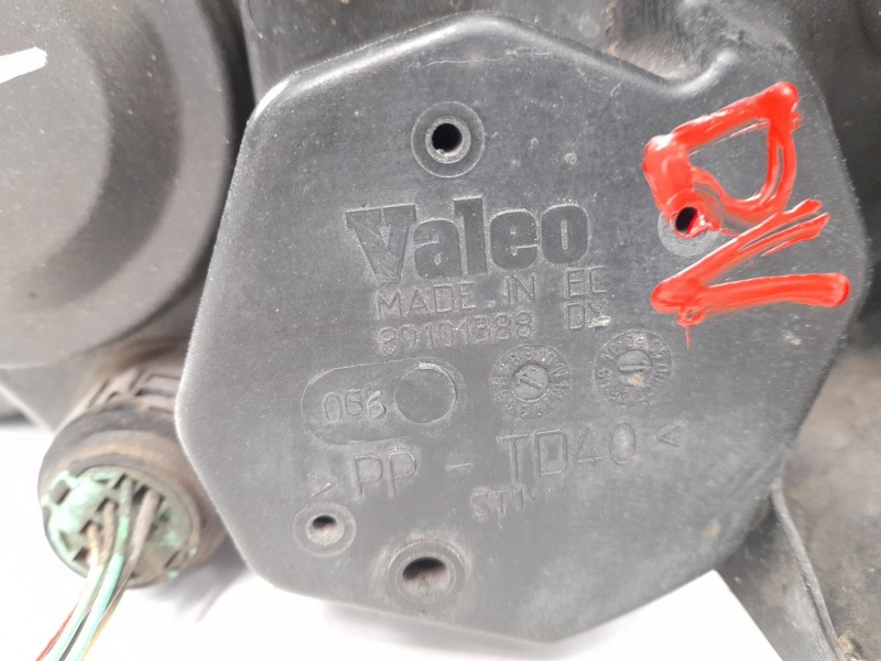 Recambio de faro derecho para fiat grande punto (199) 1.9 d multijet referencia OEM IAM 89101388  