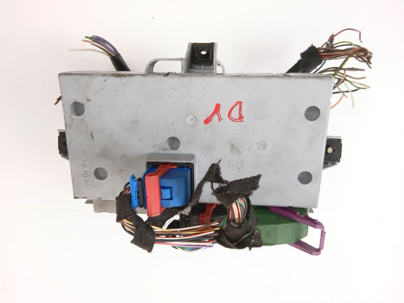Recambio de caja reles / fusibles para fiat punto berlina (188) 1.2 cat referencia OEM IAM 406626  