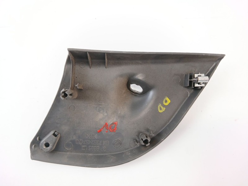 Recambio de moldura para fiat punto berlina (188) 1.2 cat referencia OEM IAM 7352457470  