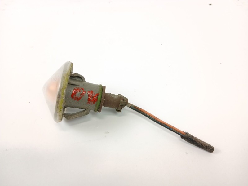 Recambio de piloto lateral derecho para fiat punto berlina (188) 1.2 cat referencia OEM IAM   