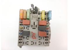 Recambio de caja reles / fusibles para fiat punto berlina (188) 1.2 cat referencia OEM IAM 46766769  