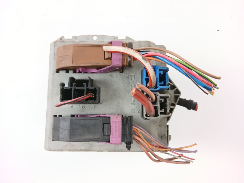 Recambio de caja reles / fusibles para fiat punto berlina (188) 1.2 cat referencia OEM IAM 46766769  