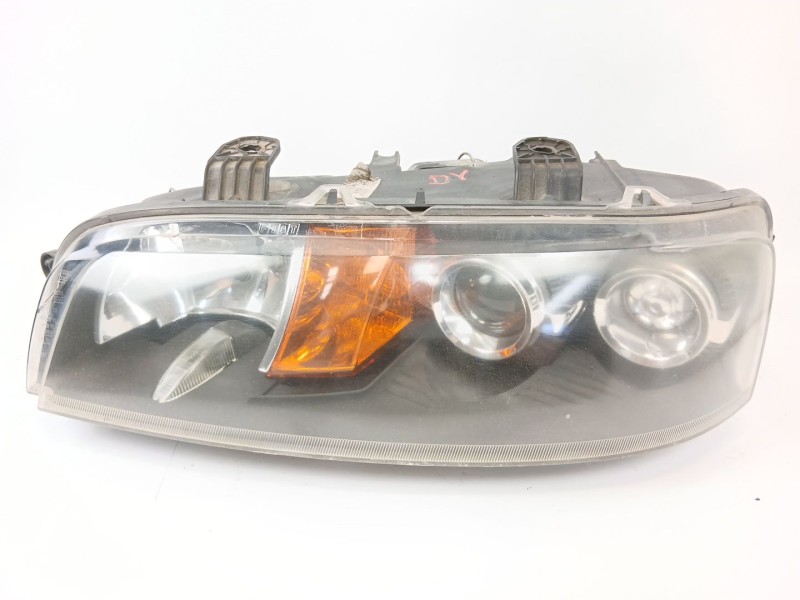Recambio de faro izquierdo para fiat punto berlina (188) 1.2 cat referencia OEM IAM 89101051  