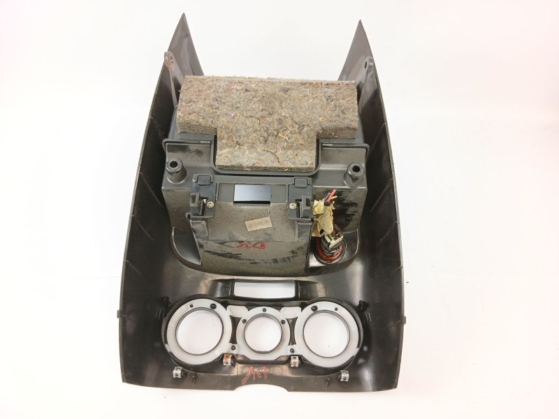 Recambio de consola central para fiat punto berlina (188) 1.2 cat referencia OEM IAM   