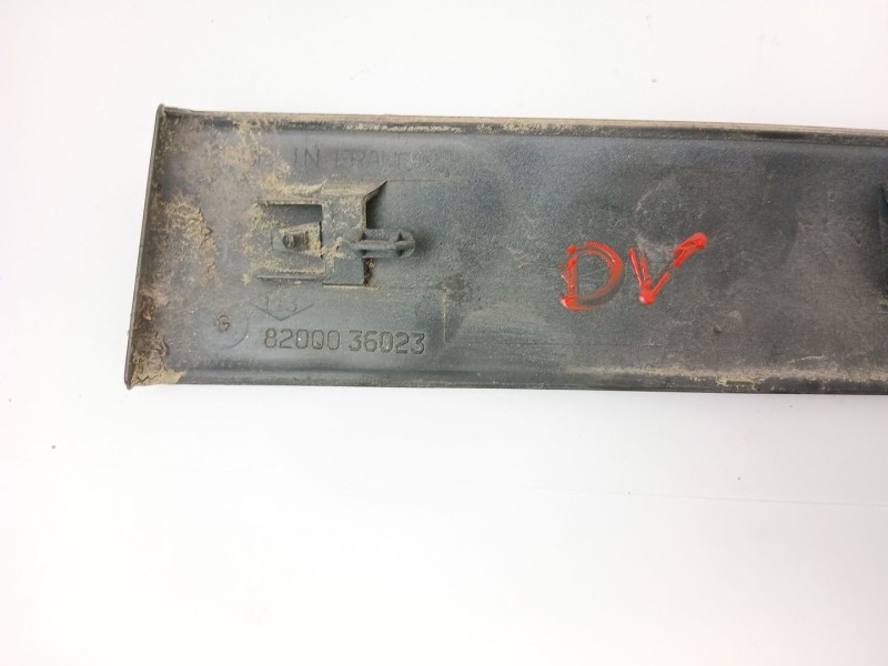 Recambio de moldura para renault laguna ii (bg0/1_) 1.9 dci (bg08, bg0g) referencia OEM IAM 8200036023  