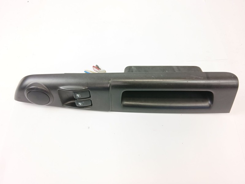 Recambio de mando elevalunas delantero izquierdo para hyundai getz (tb) 1.1 básico referencia OEM IAM 935701C010  