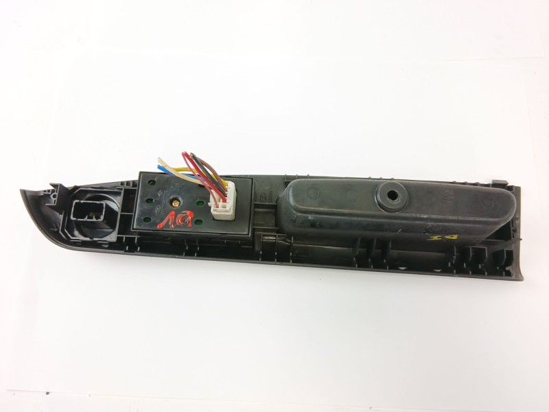 Recambio de mando elevalunas delantero izquierdo para hyundai getz (tb) 1.1 básico referencia OEM IAM 935701C010  
