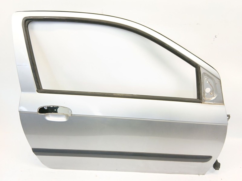 Recambio de puerta delantera derecha para hyundai getz (tb) 1.1 básico referencia OEM IAM   