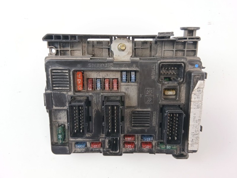 Recambio de caja reles / fusibles para citroën c3 1.1 vivace referencia OEM IAM 9643498880  