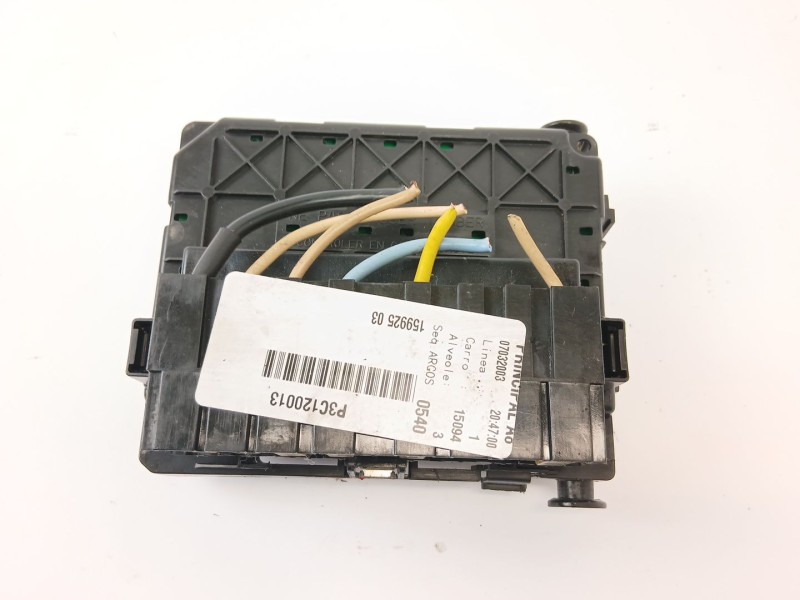 Recambio de caja reles / fusibles para citroën c3 1.1 vivace referencia OEM IAM 9643498880  