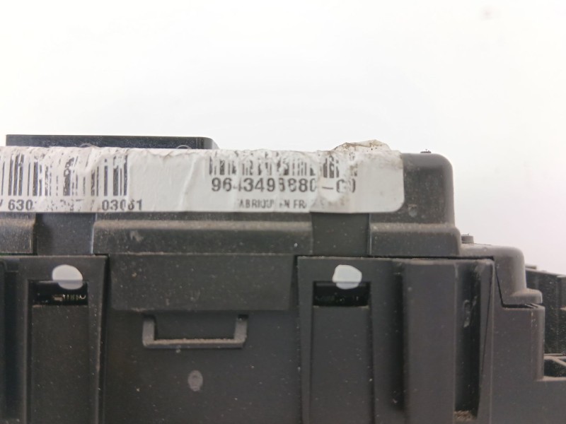 Recambio de caja reles / fusibles para citroën c3 1.1 vivace referencia OEM IAM 9643498880  
