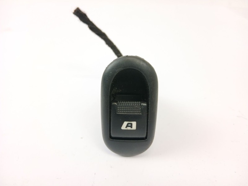 Recambio de mando elevalunas delantero derecho para citroën c3 1.1 vivace referencia OEM IAM 96401469  
