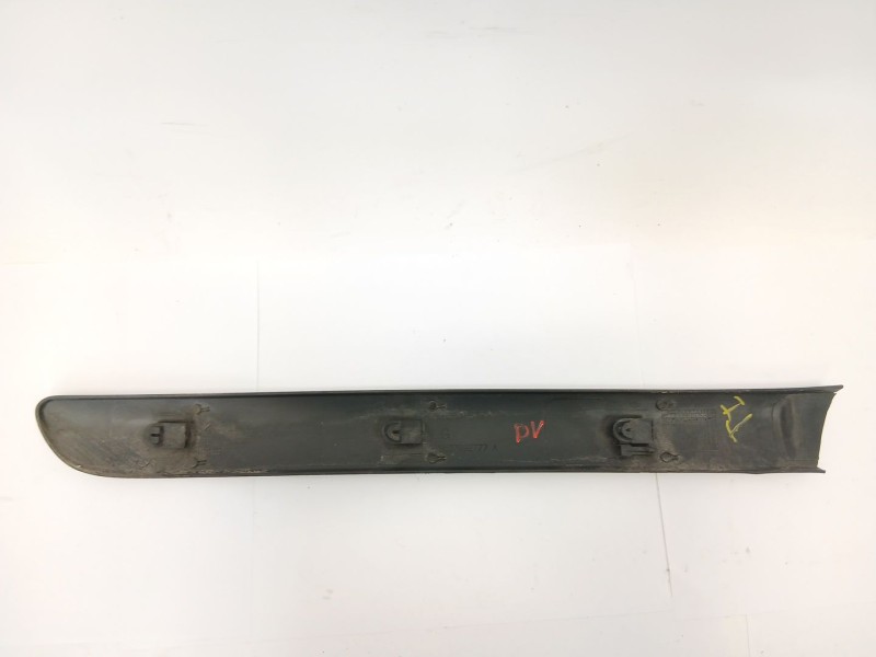Recambio de moldura para citroën c3 1.1 vivace referencia OEM IAM 9637992777  