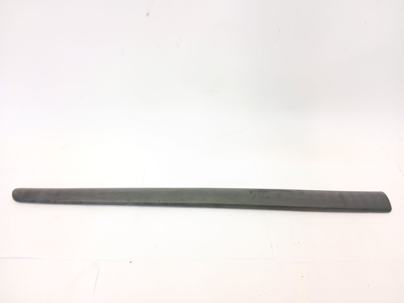 Recambio de moldura para citroën c3 1.1 vivace referencia OEM IAM 9637992577  