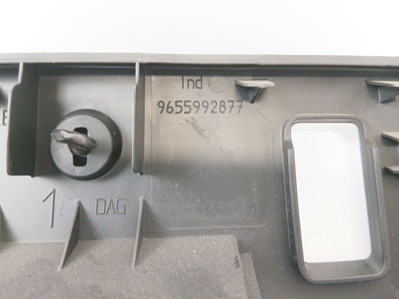 Recambio de moldura para peugeot 308 sw i (4e_, 4h_) 1.6 16v referencia OEM IAM 9655992877  