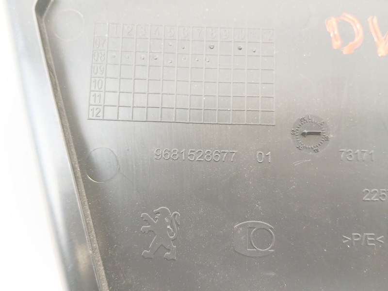 Recambio de moldura para peugeot 308 sw i (4e_, 4h_) 1.6 16v referencia OEM IAM 9681528677  