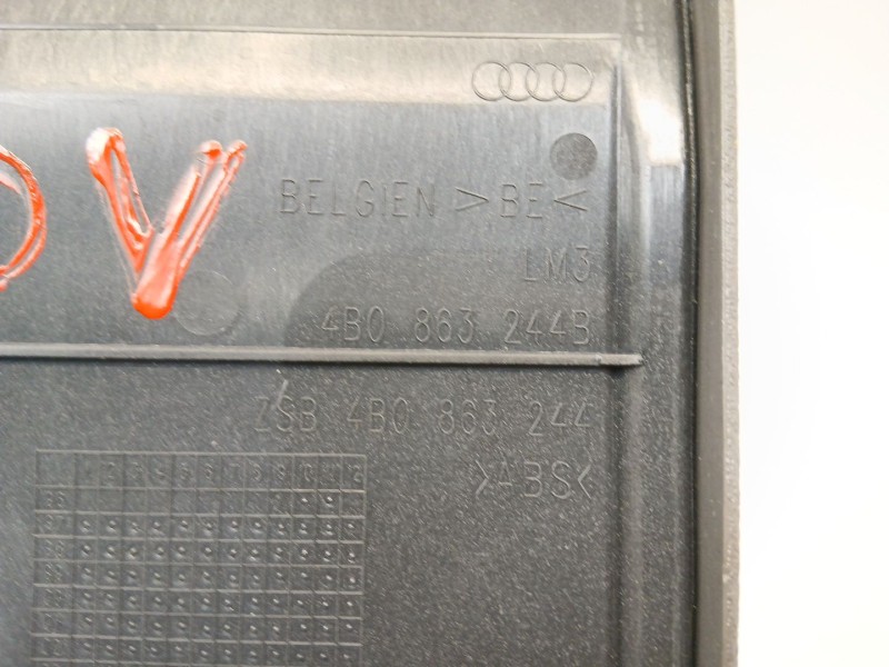 Recambio de consola central para audi a6 avant (4b5) 2.5 tdi referencia OEM IAM 4B0863244  
