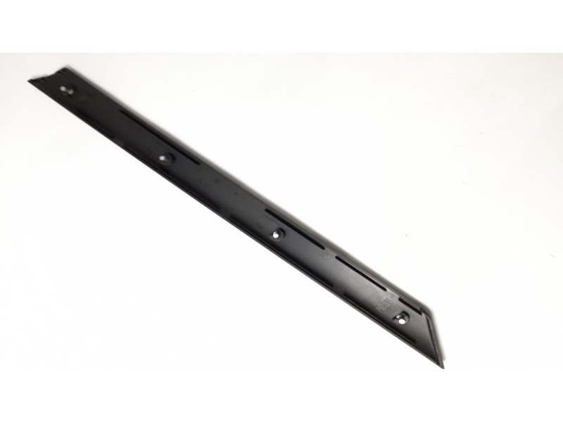 Recambio de moldura para bmw serie 3 touring (e46) 320d referencia OEM IAM 8213996  