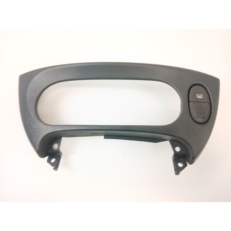 Recambio de moldura para renault megane i classic (la0/1_) 1.9 dti (la08, la0n) referencia OEM IAM 7700419052  
