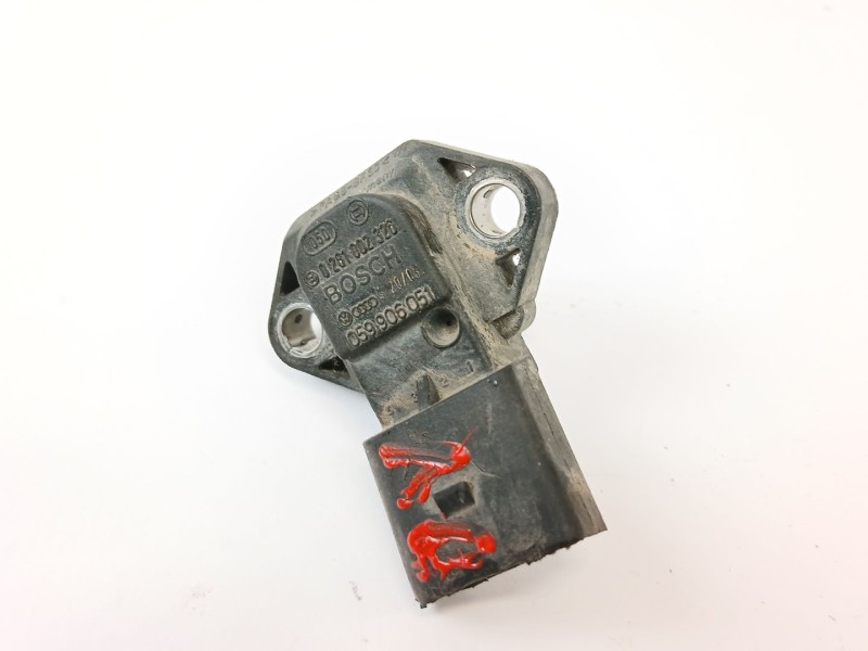 Recambio de sensor presion para audi a6 avant (4b5) 2.5 tdi referencia OEM IAM 059906051  