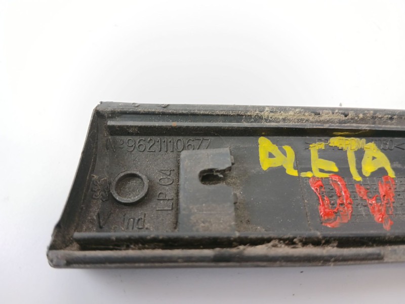 Recambio de moldura para peugeot 306 break (7e, n3, n5) 1.9 td referencia OEM IAM 9621110677  