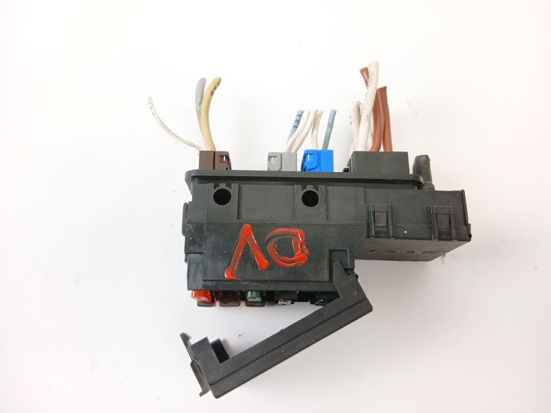 Recambio de caja reles / fusibles para peugeot 306 break (7e, n3, n5) 1.9 td referencia OEM IAM   