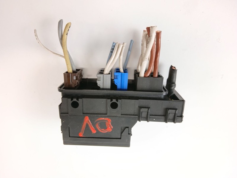 Recambio de caja reles / fusibles para peugeot 306 break (7e, n3, n5) 1.9 td referencia OEM IAM   