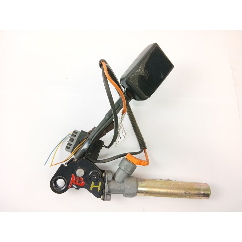 Recambio de enganche cinturon seguridad delantero izquierdo para citroën xsara (n1) 1.9 d referencia OEM IAM 542347711A  